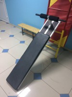Доска для пресса навесная на шведскую стенку с двумя валиками (длина 1,5 метра) - fgospostavki.ru - Москва