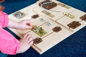 Тактильно-развивающая панель “Замочки” - fgospostavki.ru - Москва